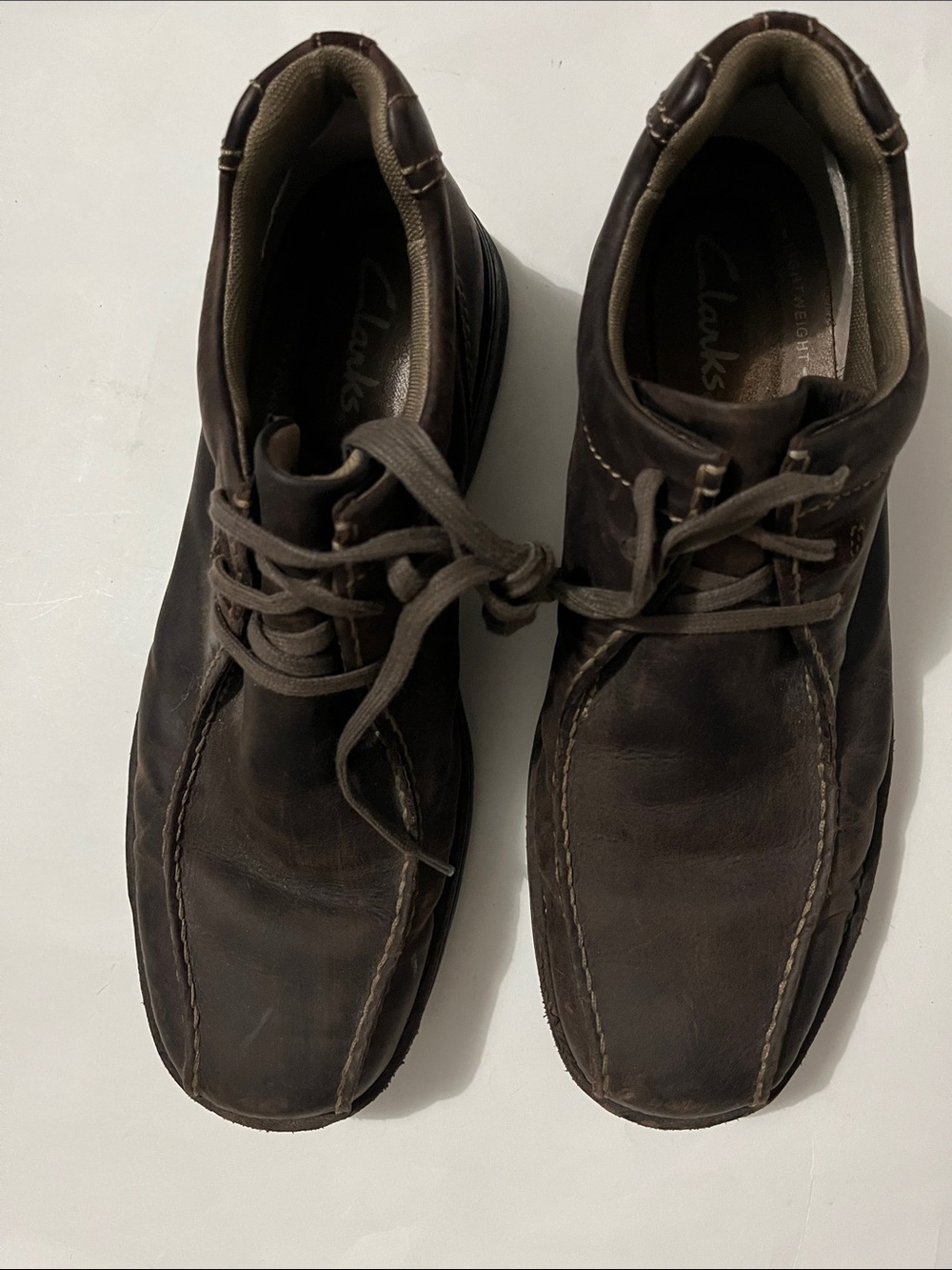 Clarks Men's Dark Brown Leather Chukka Boots. Size 11M